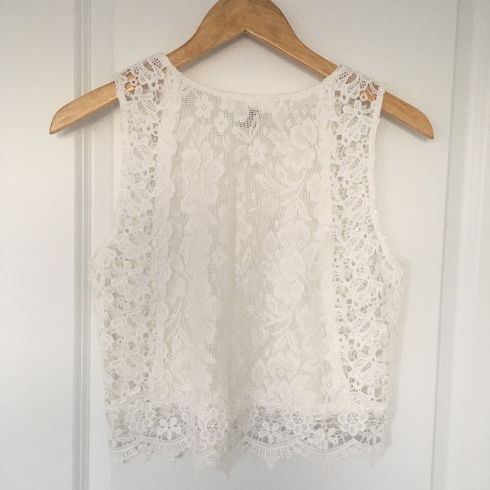 Crochet/Lace Cropped Top in White - Size Medium - Picture 5 of 7